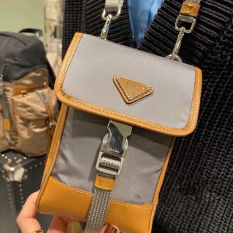 Prada 尼龙和Saffiano皮革手机包 2ZH109_2BBD_F0RM1