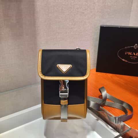 Prada 尼龙和Saffiano皮革手机包 2ZH109