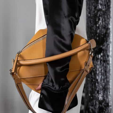 LOEWE罗意威 最新款卡其色Puzzle bag几何包 0533中号30CM