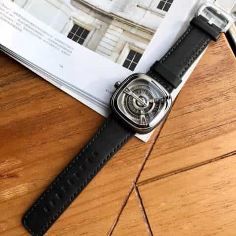 七个星期五 SEVENFRIDAY M1/03机芯：原装日本西铁城8215机械机芯腕表