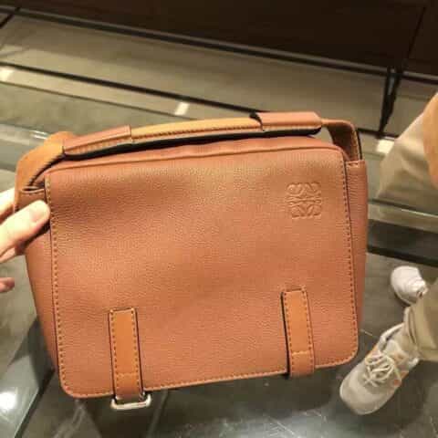 LOEWE罗意威 Military Messenger最新版信使包 0523