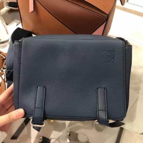 LOEWE罗意威 Military Messenger最新版信使包 0523