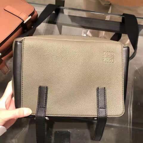 LOEWE罗意威 Military Messenger最新版信使包 0523