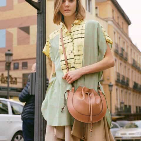 LOEWE罗意威 Horseshoe飞碟包 0526棕色