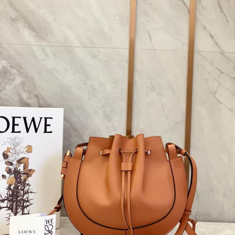 LOEWE罗意威 Horseshoe飞碟包 0526棕色
