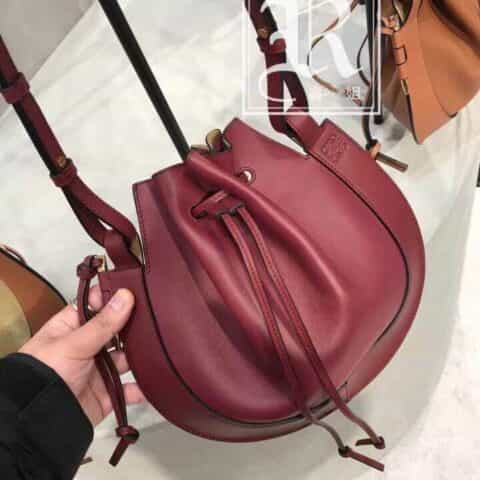 LOEWE罗意威 Horseshoe飞碟包 0526酒红色
