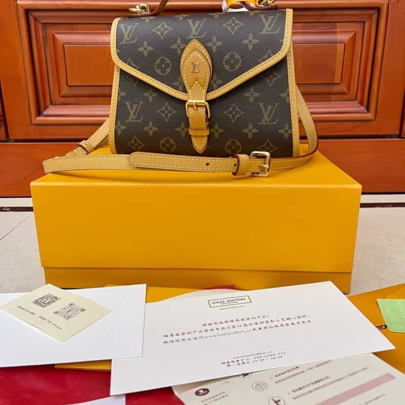 Louis Vuitton LV Ivy 斜挎手提邮差包 M44919