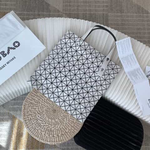 三宅一生独家定制原版面料原版凹凸LOGO+原版五金手提袋0088