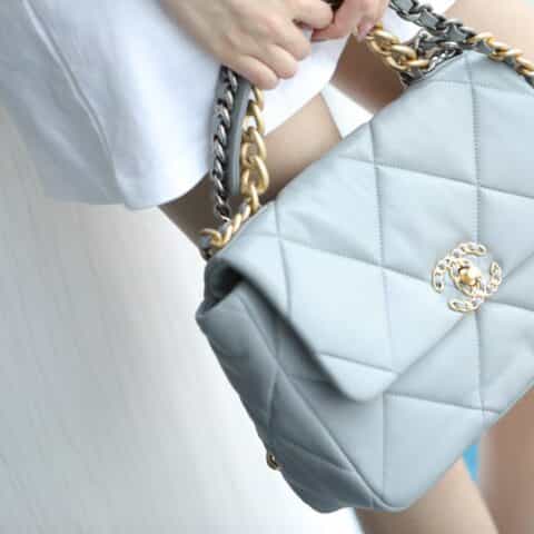 Chanel香奈儿 19 Flap Bag AS1161中号30CM灰色