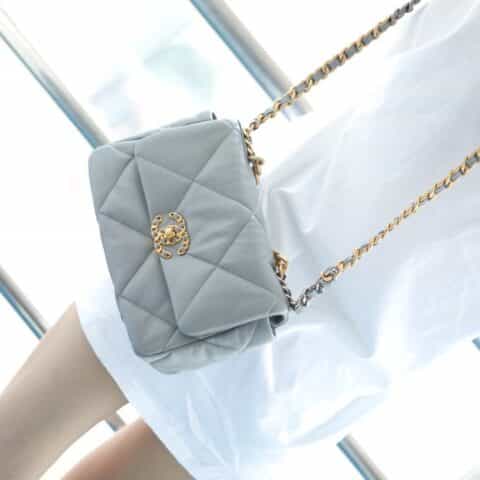 Chanel香奈儿 19 Flap Bag AS1160小号26C灰色