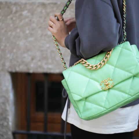 Chanel香奈儿 19 Flap Bag AS1161中号30CM牛油果绿