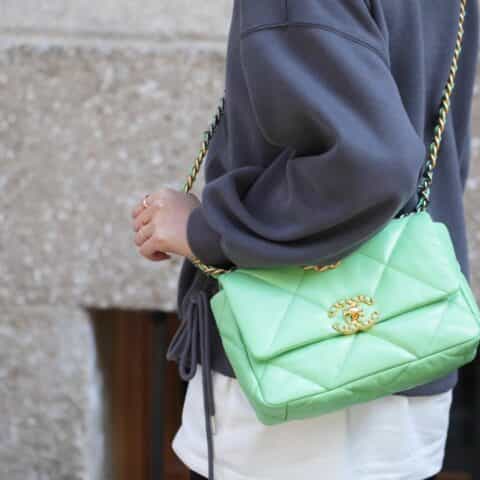 Chanel香奈儿 19 Flap Bag AS1160小号26C牛油果绿