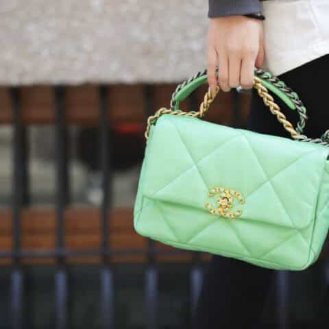 Chanel香奈儿 19 Flap Bag AS1160小号26C牛油果绿