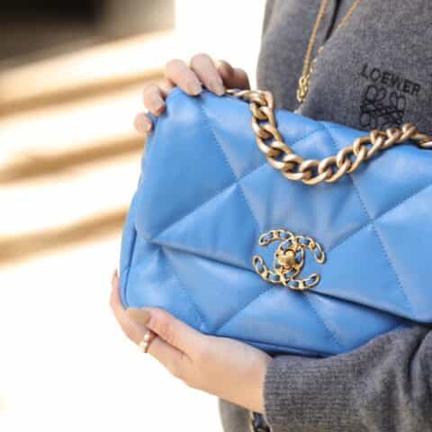 Chanel香奈儿 19 Flap Bag AS1160小号26C北风蓝