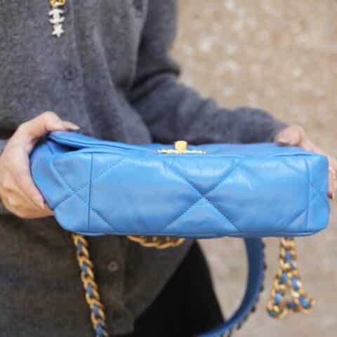 Chanel香奈儿 19 Flap Bag AS1160小号26C北风蓝