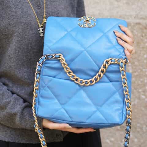Chanel香奈儿 19 Flap Bag AS1160小号26C北风蓝
