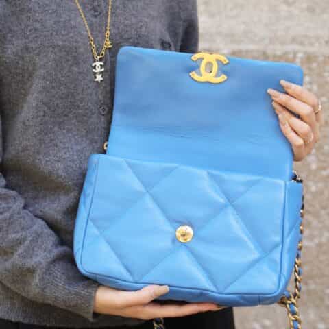 Chanel香奈儿 19 Flap Bag AS1160小号26C北风蓝