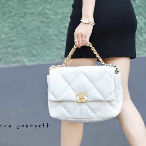 Chanel香奈儿 19 Flap Bag AS1161中号30CM白色