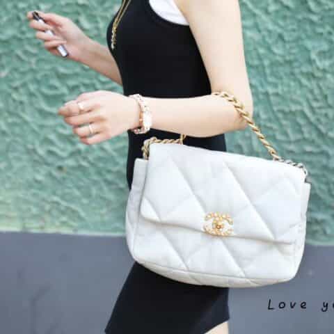 Chanel香奈儿 19 Flap Bag AS1161中号30CM白色