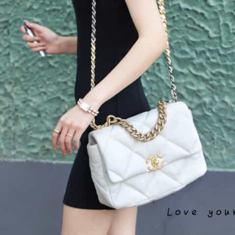 Chanel香奈儿 19 Flap Bag AS1161中号30CM白色