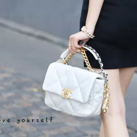 Chanel香奈儿 19 Flap Bag AS1160小号26C白色