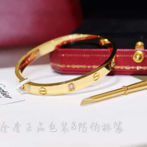 卡地亚经典款Love系列手镯