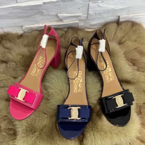 SF salvatore Ferragamo  菲拉格慕经典款一字带粗跟凉鞋