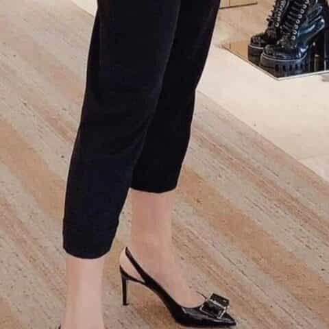 SF salvatore Ferragamo  菲拉格慕最新款尖头叠层蝴蝶结中跟细跟后空凉鞋