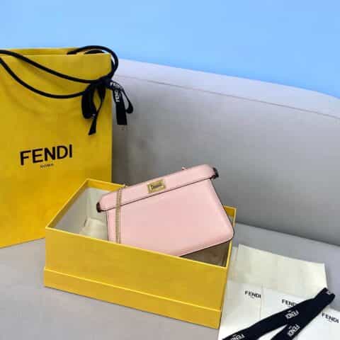 FENDI芬迪小羊皮PEEKABOO I See U 手袋70321