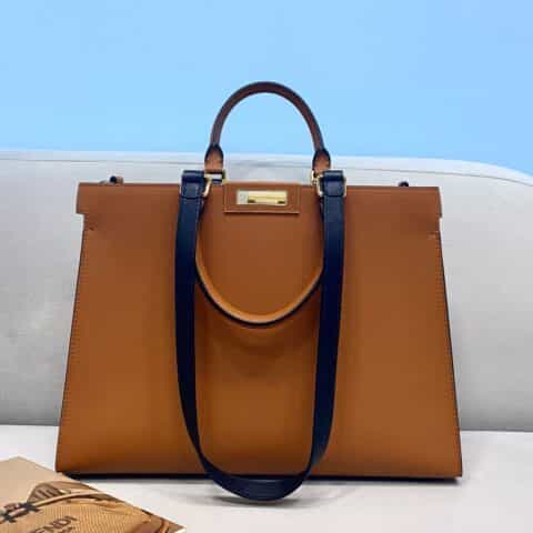 FENDI芬迪全皮简约型牛皮PEEKABOO手袋8359