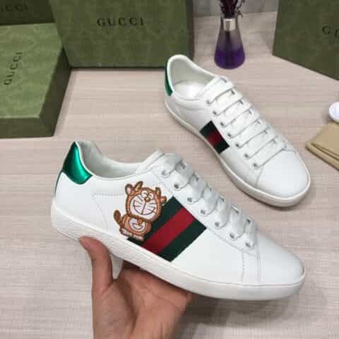 Gucci古驰   原单品质防伪芯片2021最新爆款 机器猫男女同款板鞋