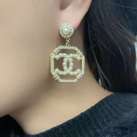 新款CHANEL香奈儿双c珍珠耳钉耳环