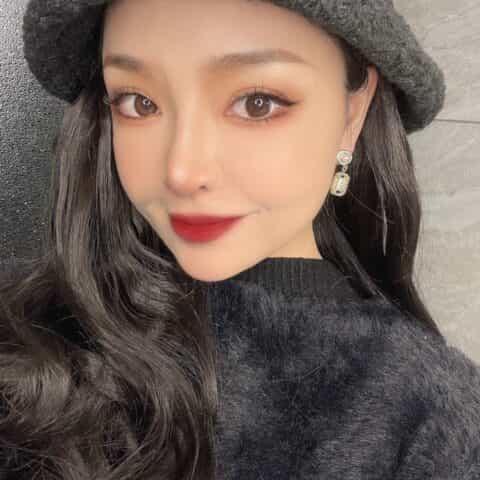 新款CHANEL香奈儿双c珍珠皇冠耳钉耳环