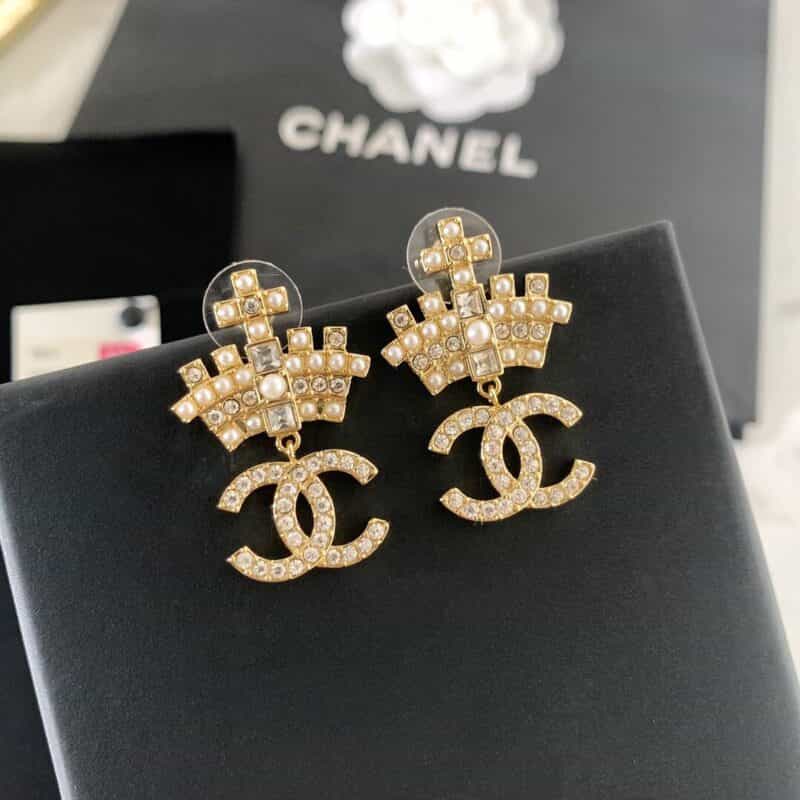 新款CHANEL香奈儿双c珍珠皇冠耳钉耳环