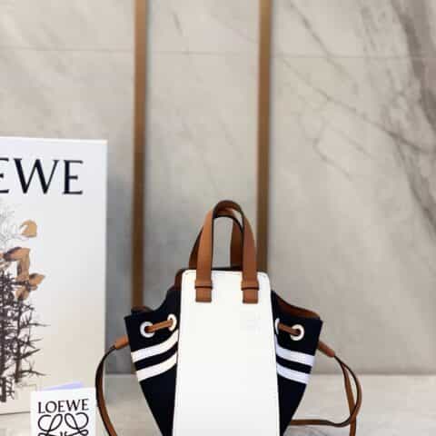 LOEWE罗意威 Mini Hammock bag 吊床包 0501蓝白拼色