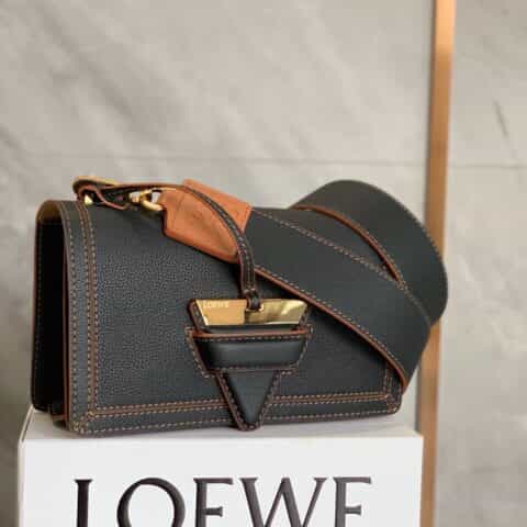LOEWE罗意威 Barcelona bag 三角包 0527黑色24CM