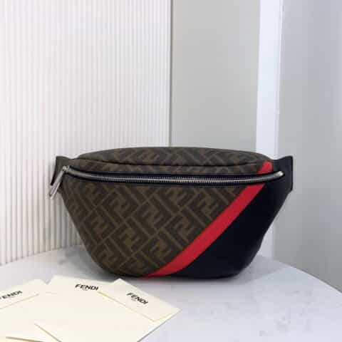 FENDI芬迪便携款式胸包2382
