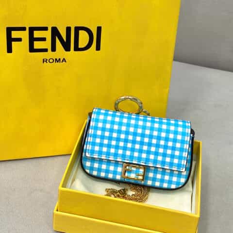 FENDI芬迪爆款全皮小包8290B