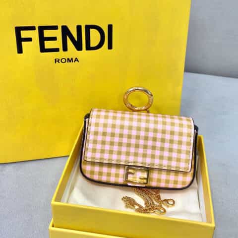 FENDI芬迪爆款全皮小包8290B