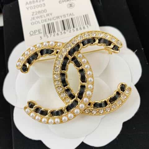 新款 CHANEL香奈儿双c黑皮绳耳钉耳环