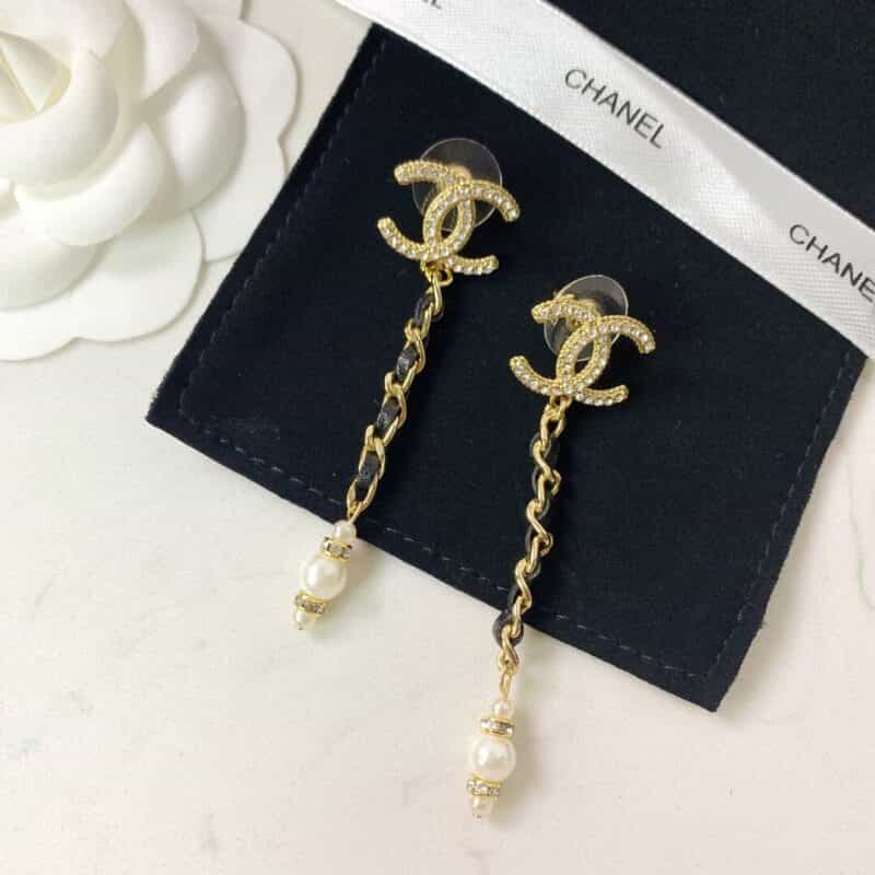 20新款CHANEL香奈儿黑皮绳双c耳钉耳环