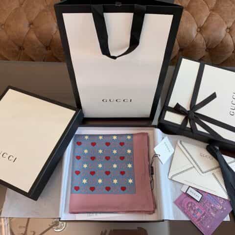 GUCCI古驰心形图案双G字母交织100%真丝围巾