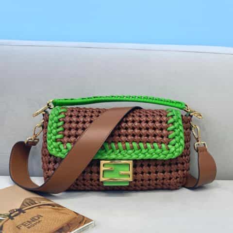 FENDI芬迪全羊皮手工编织标志性baguette手袋8279