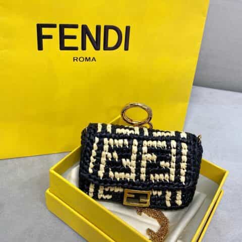 FENDI芬迪纯手工编织mini baguette手袋8277