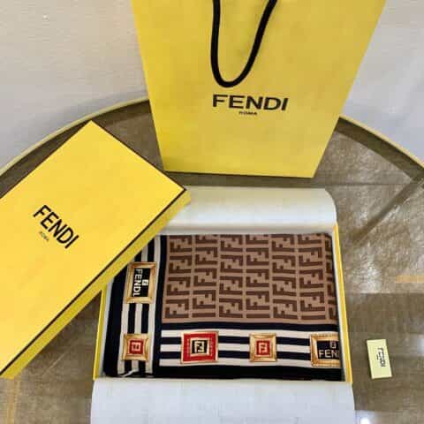 FENDI芬迪新款100%真丝丝巾