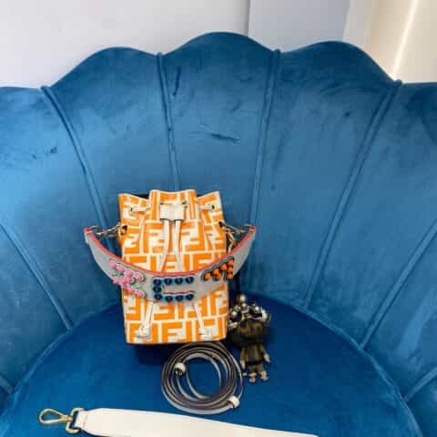 FENDI芬迪小牛皮MON TRÉSOR水桶包023