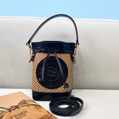 FENDI芬迪迷你镂空水桶包0511S