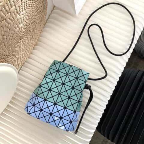 三宅一生｜BAOBAO经典款小福袋 单肩斜挎包BB81-AG531