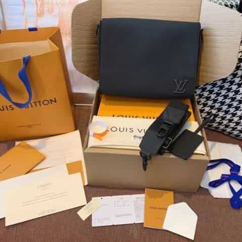 Louis Vuitton LV Messenger Aerogram邮差包 M57080