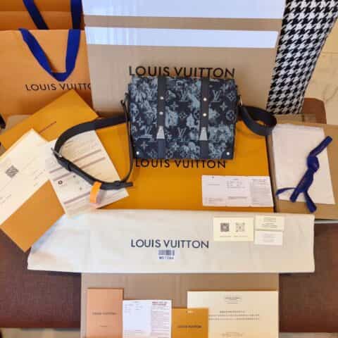 Louis Vuitton LV Trunk Messenger 牛仔布邮差包 M57282